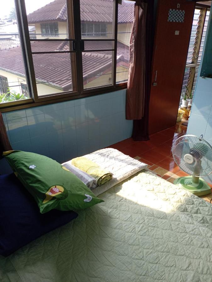 טראט Np Guesthouse מראה חיצוני תמונה