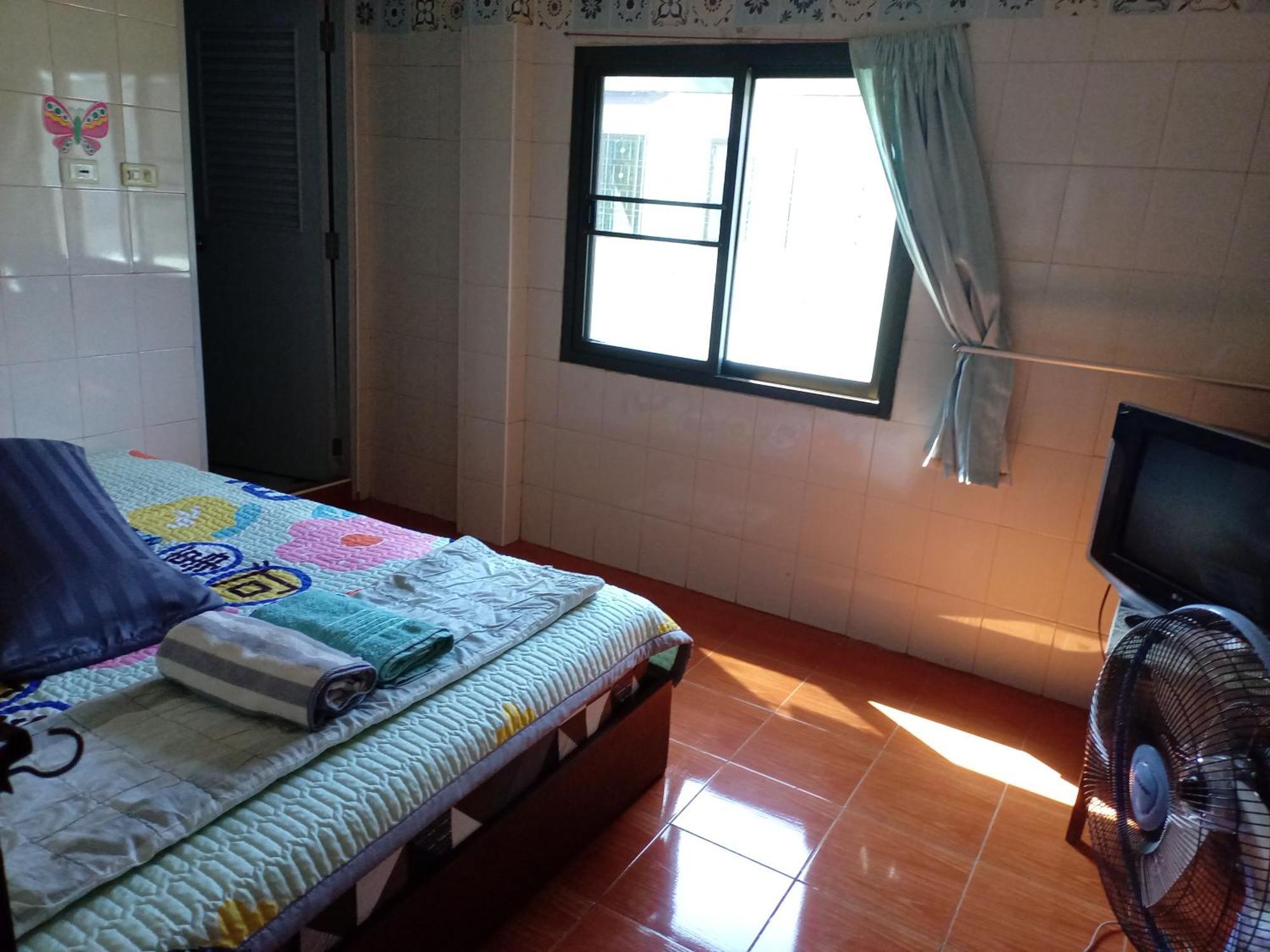 טראט Np Guesthouse מראה חיצוני תמונה